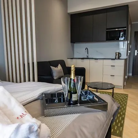 In With Pool And Terrace شتشيتسين